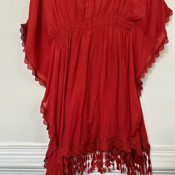 Red Lace Trim Poncho - Picture 4 of 4